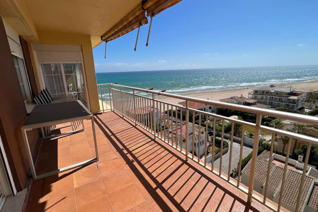Апартаменты Apartamento Con Acceso Directo A La Playa Валенсия Экстерьер фото